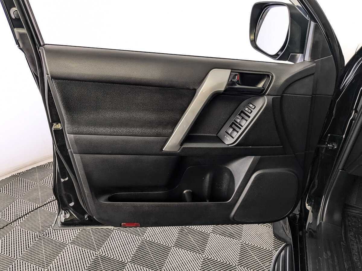 Toyota Land Cruiser Prado, 2020 Фото №14