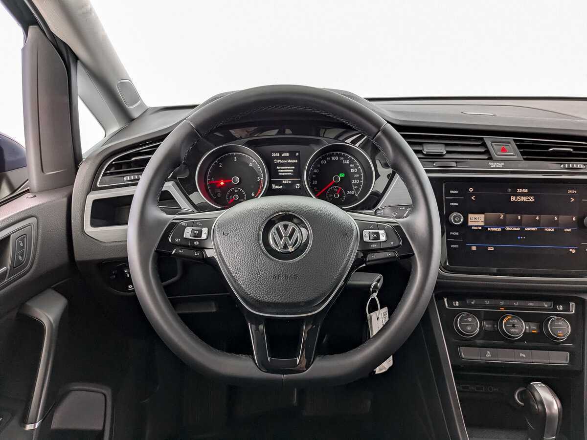 Volkswagen Touran, 2018 Фото №16