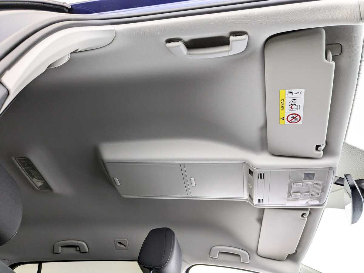 Volkswagen Touran, 2018 Фото №17