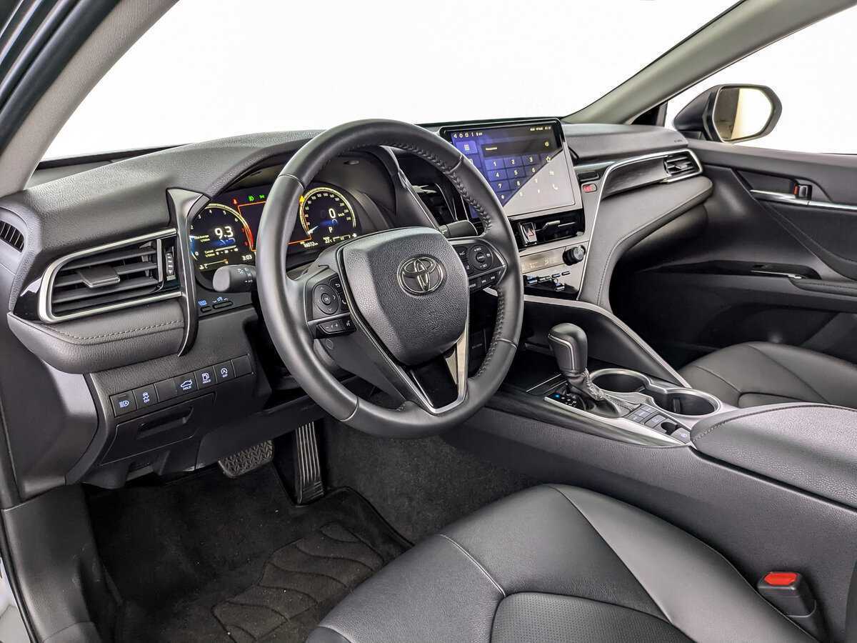 Toyota Camry, 2023 Фото №14