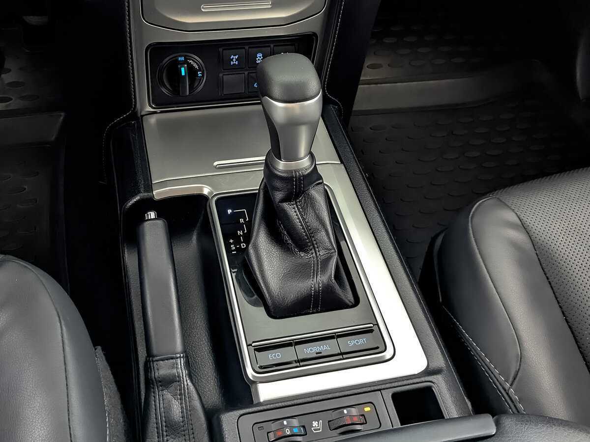 Toyota Land Cruiser Prado, 2020 Фото №20