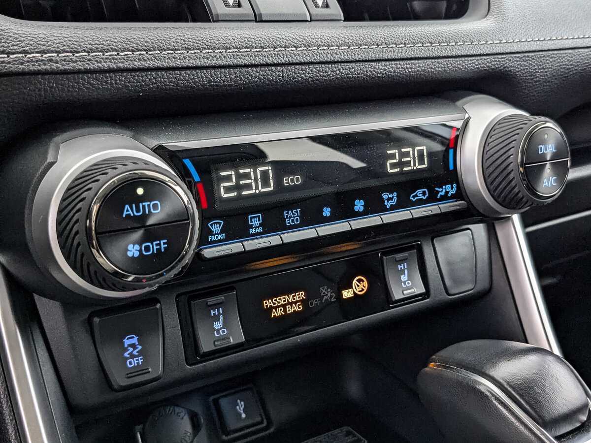 Toyota RAV4, 2021 Фото №17