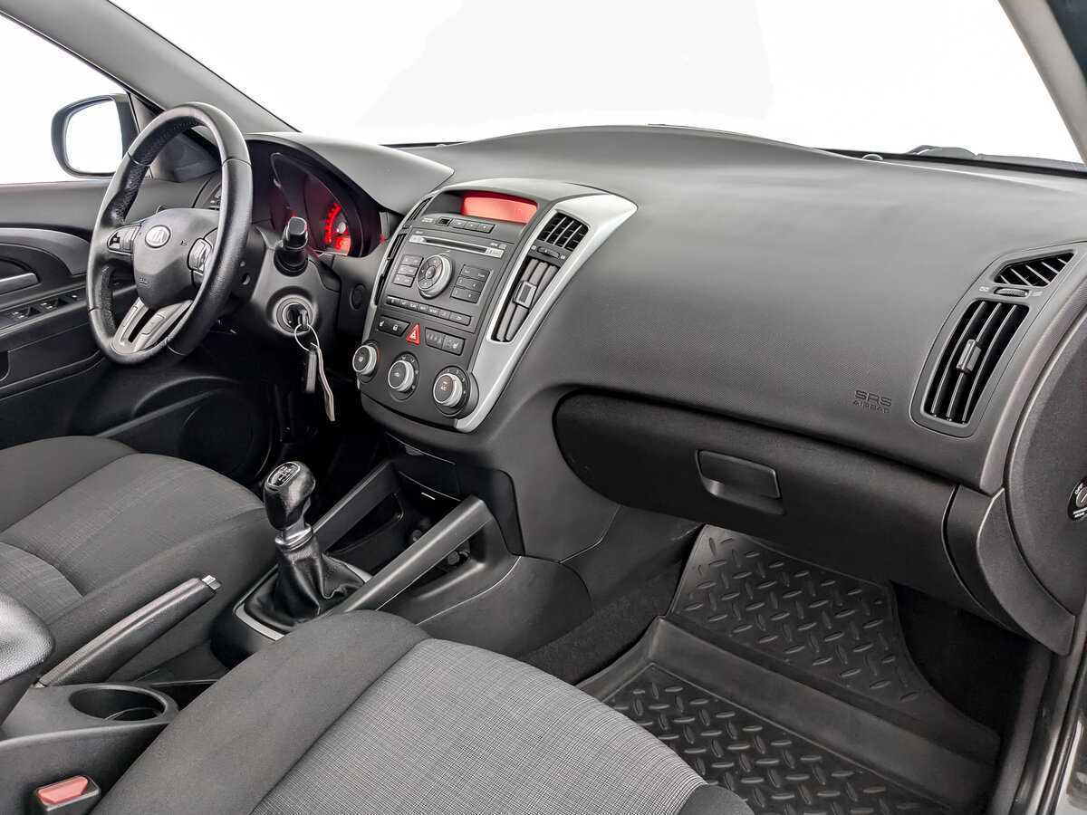 Kia Ceed, 2010 Фото №9