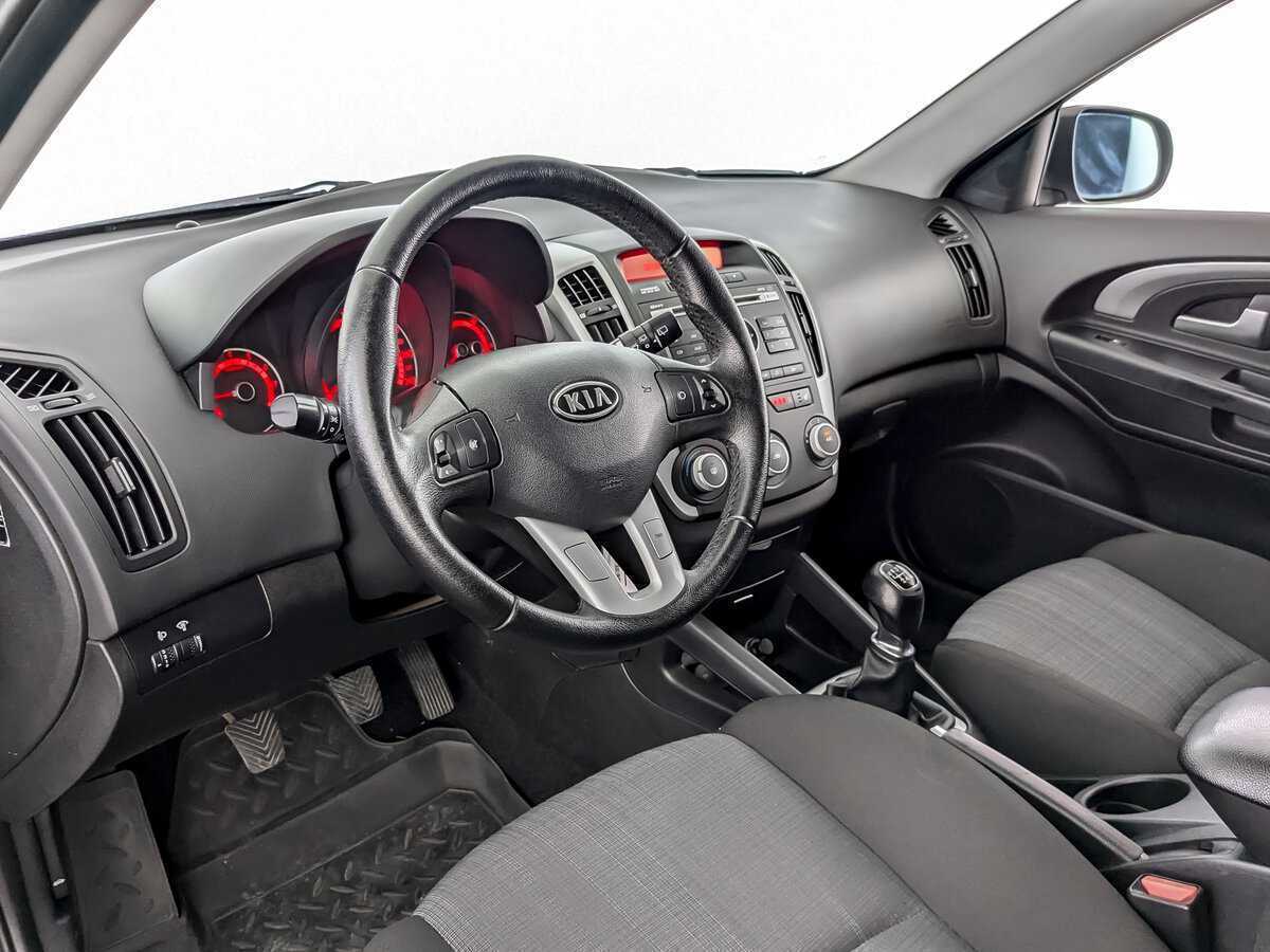 Kia Ceed, 2010 Фото №14