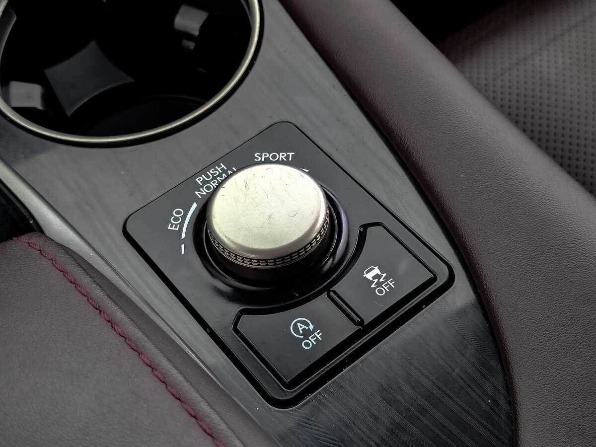 Lexus RX 200t, 2017 Фото №24