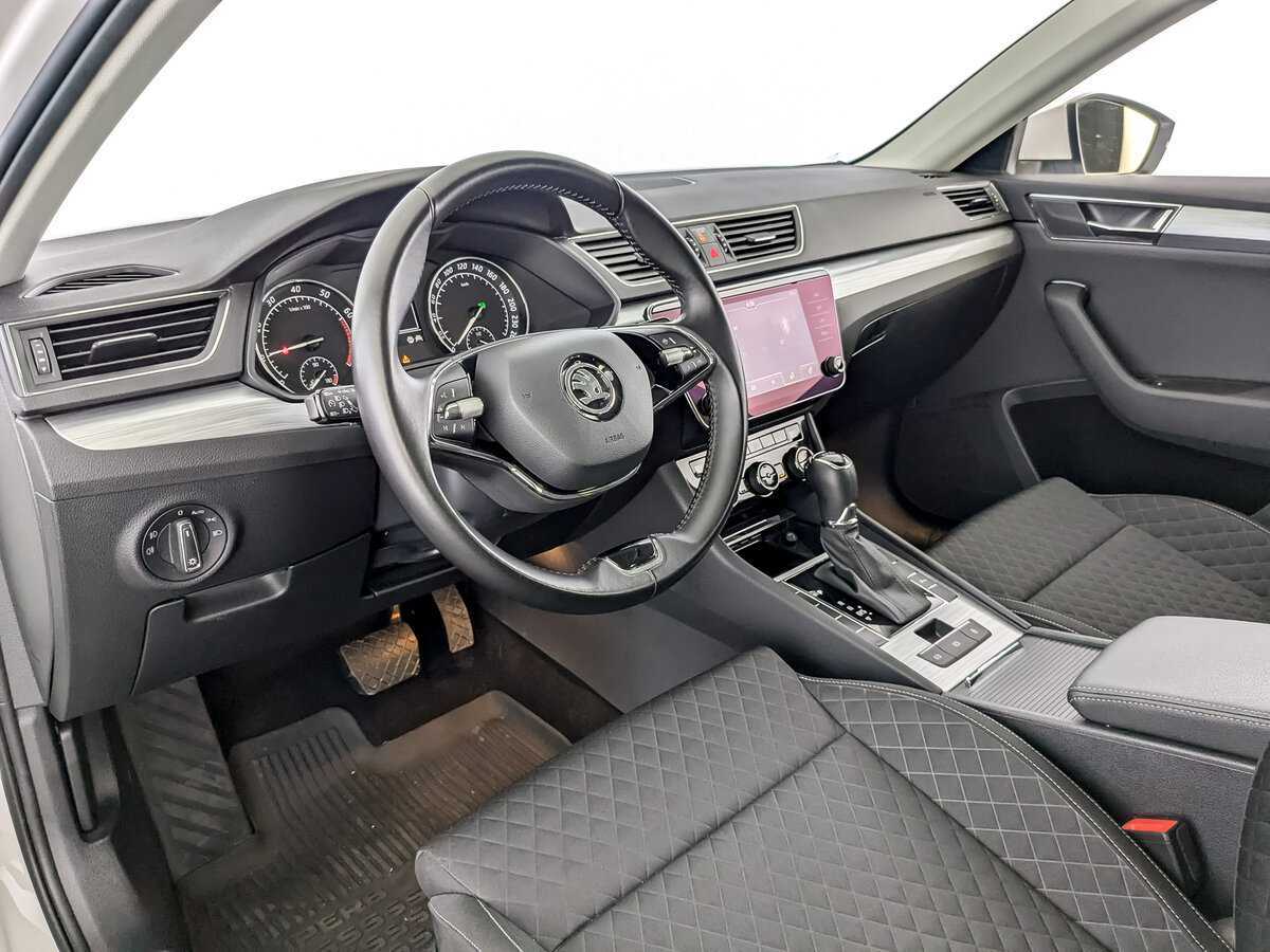 Skoda Superb, 2021 Фото №14