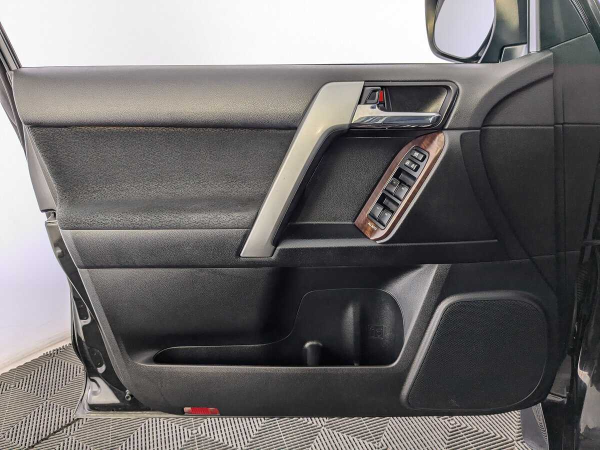 Toyota Land Cruiser Prado, 2016 Фото №15