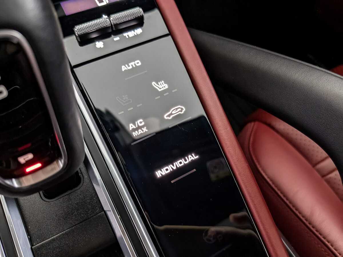 Porsche Cayenne E-Hybrid, 2019 Фото №25