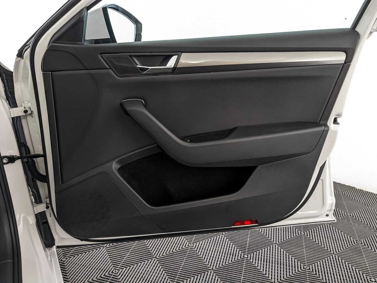 Skoda Superb, 2021 Фото №21