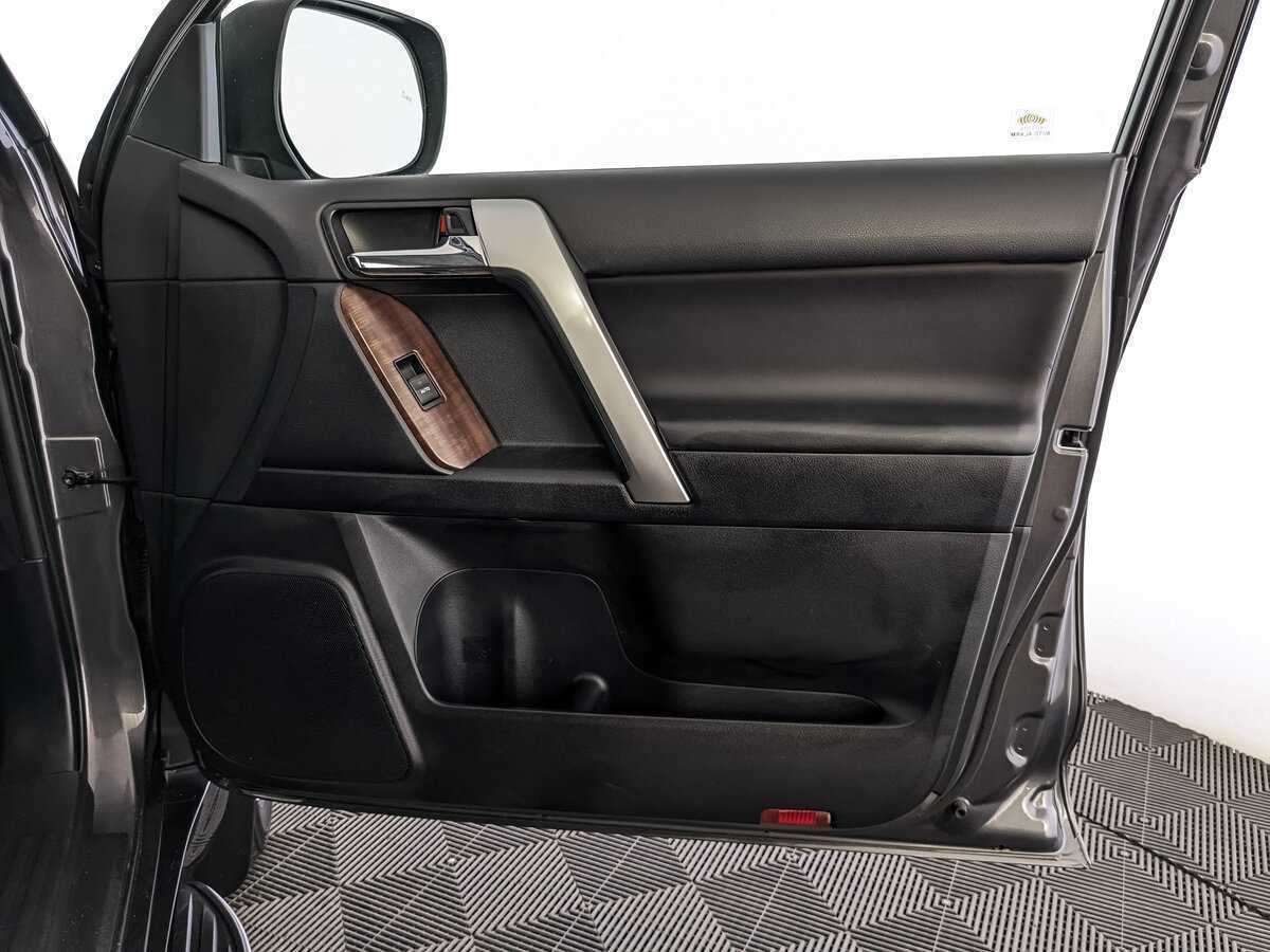 Toyota Land Cruiser Prado, 2015 Фото №21