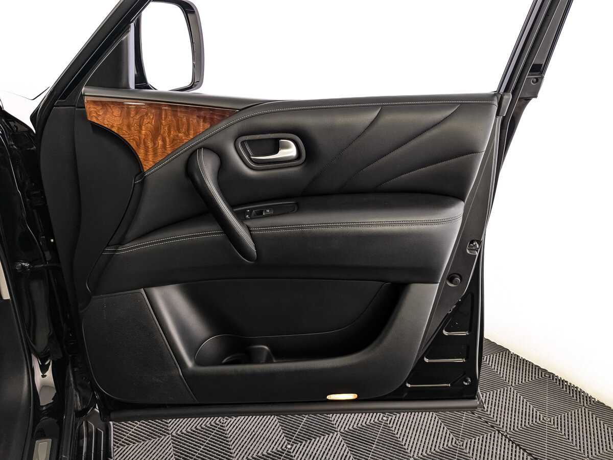 Infiniti QX80, 2017 Фото №21