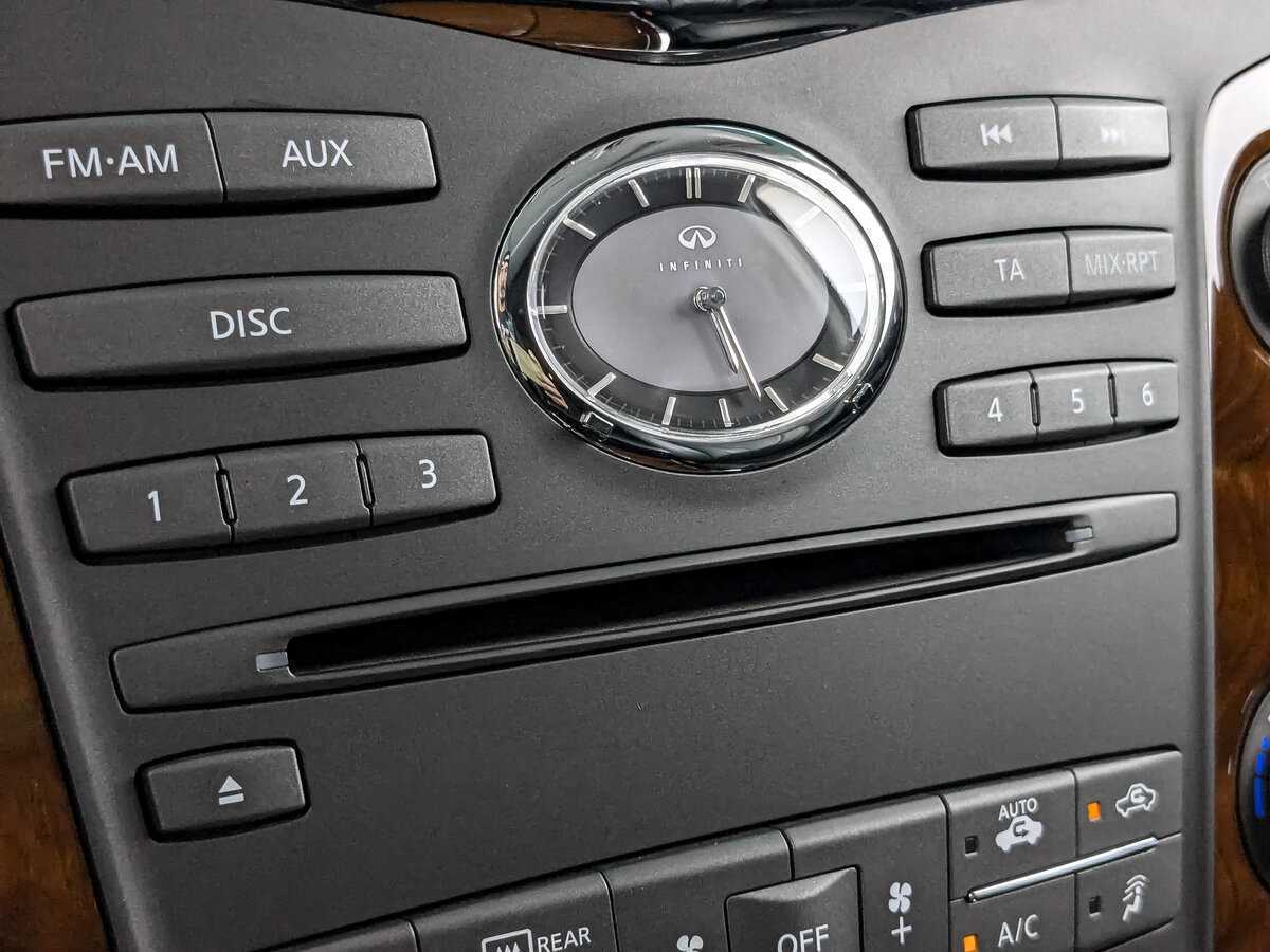 Infiniti QX80, 2017 Фото №24