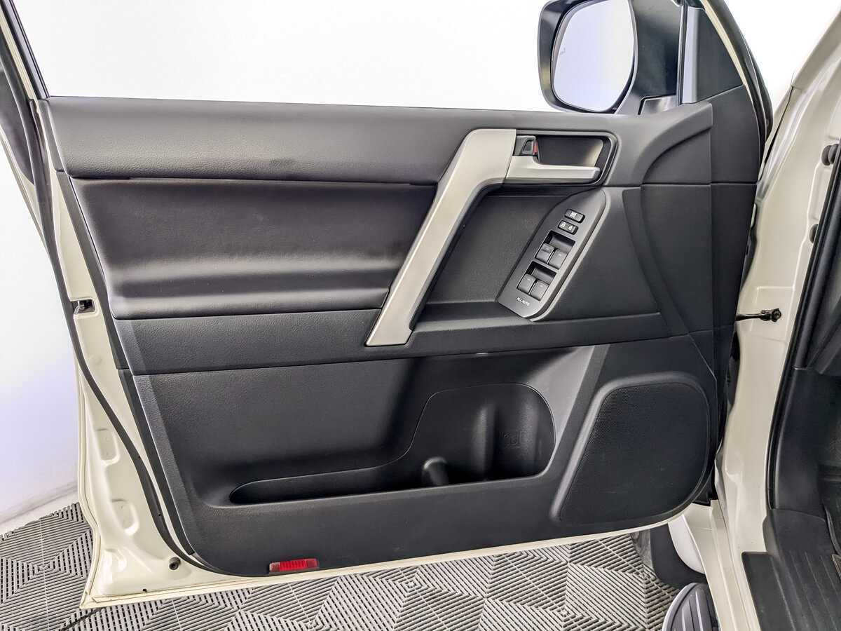 Toyota Land Cruiser Prado, 2021 Фото №15