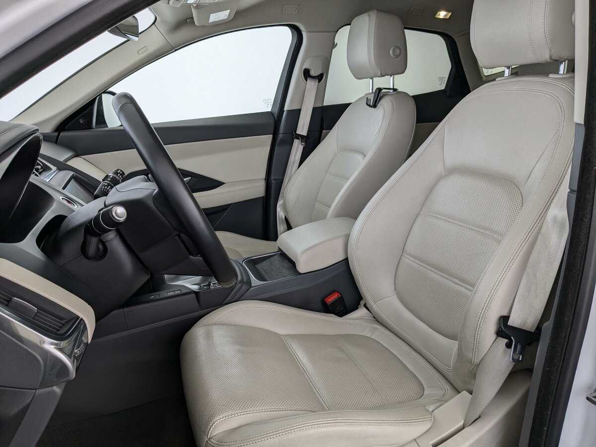 Jaguar E-Pace, 2019 Фото №17