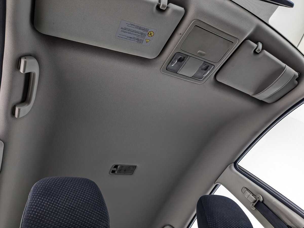 Nissan Tiida, 2011 Фото №19