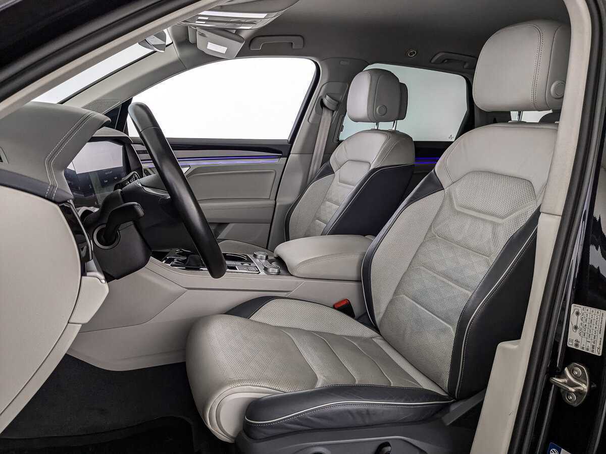 Volkswagen Touareg, 2020 Фото №14