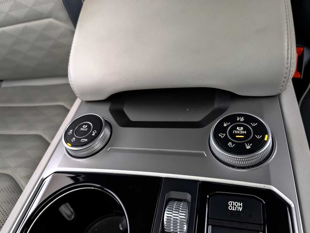 Volkswagen Touareg, 2020 Фото №21