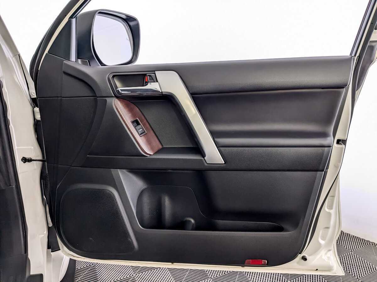 Toyota Land Cruiser Prado, 2017 Фото №21