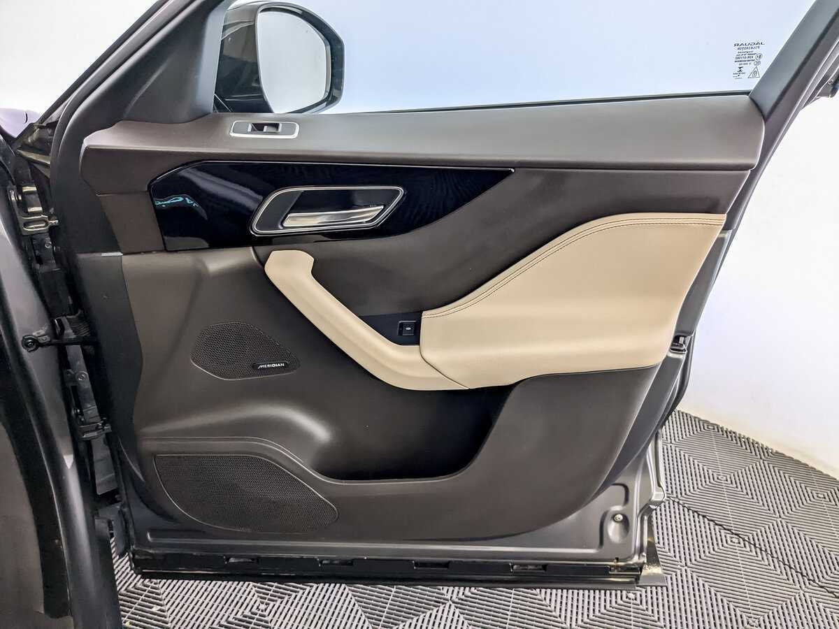 Jaguar F-Pace, 2018 Фото №20