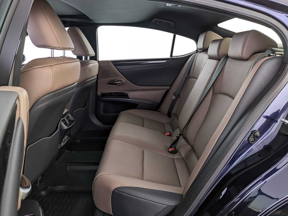 Lexus ES 200, 2021 Фото №13