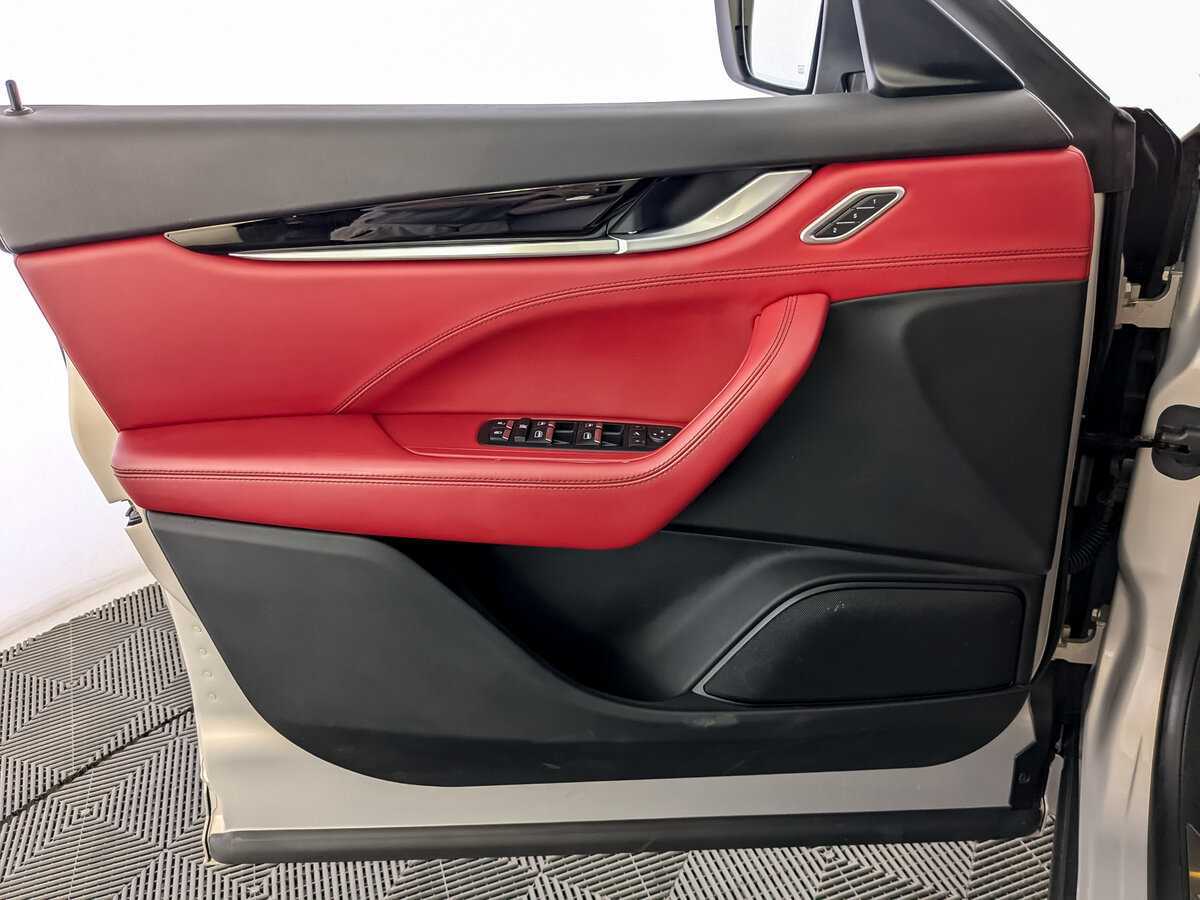 Maserati Levante Diesel, 2017 Фото №15