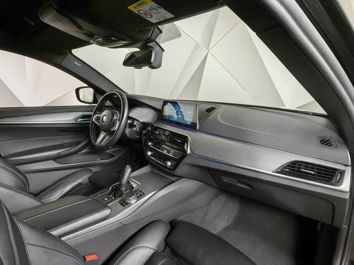 BMW 5 серии 530i xDrive, 2018 Фото №9