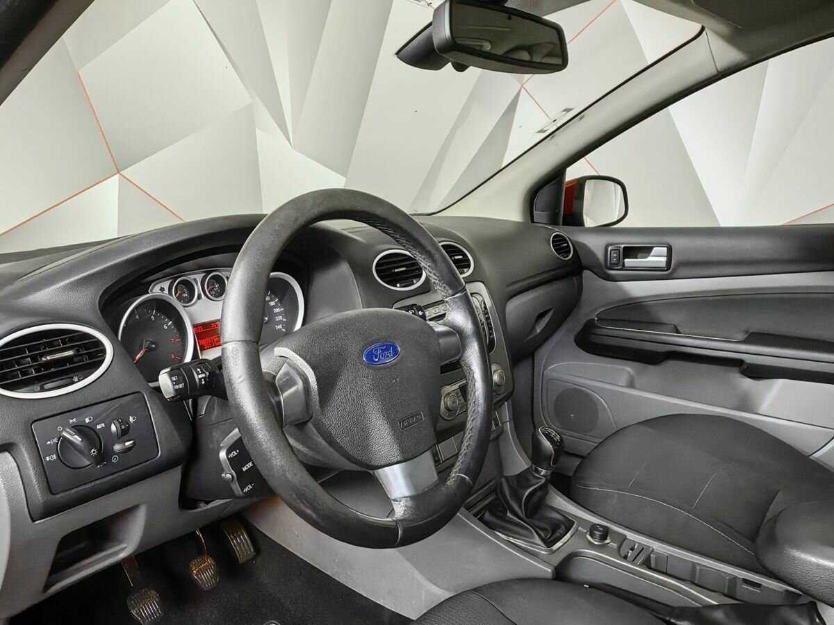 Ford Focus, 2010 Фото №15
