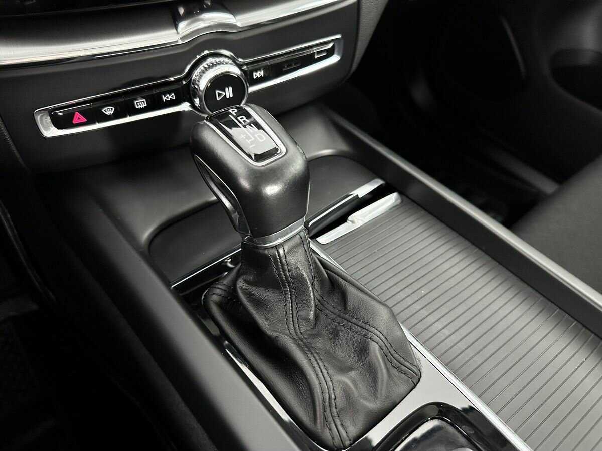 Volvo XC60, 2019 Фото №14