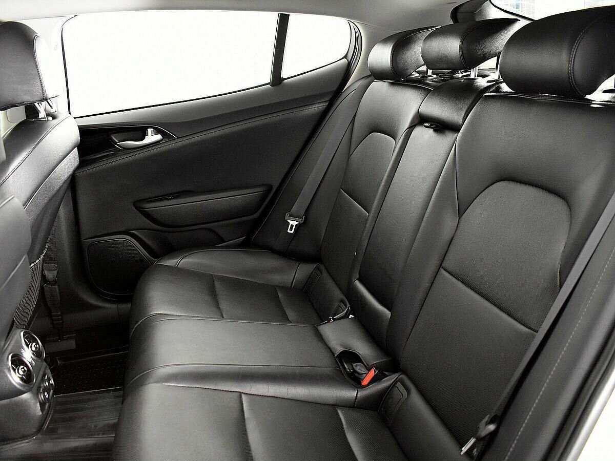 Kia Stinger, 2018 Фото №8