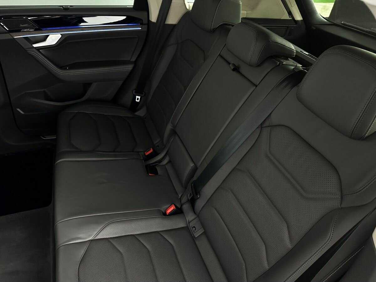 Volkswagen Touareg, 2020 Фото №14