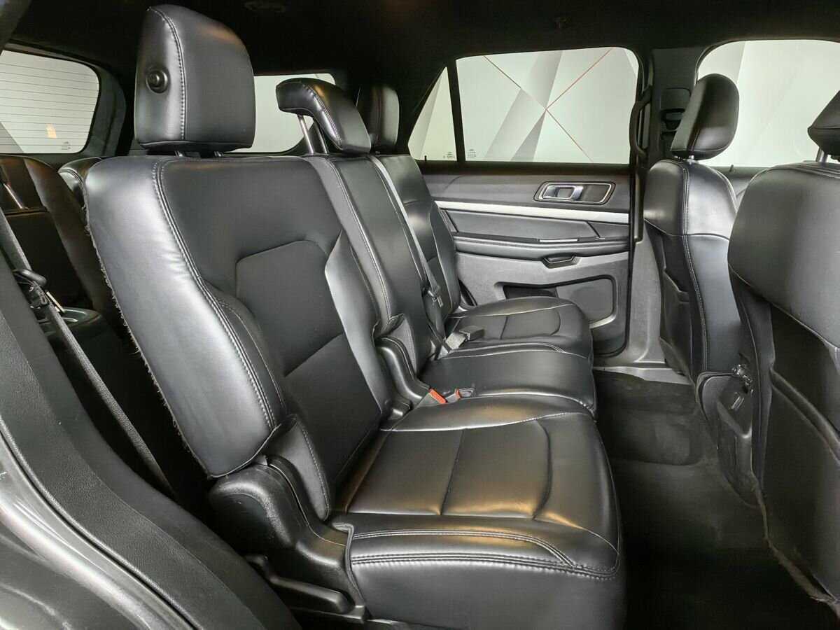 Ford Explorer, 2019 Фото №12