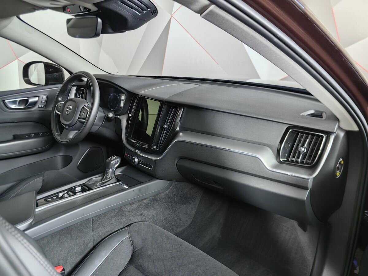 Volvo XC60, 2021 Фото №9