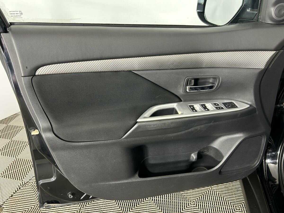 Mitsubishi Outlander, 2015 - 204 343 км. | Фото №7