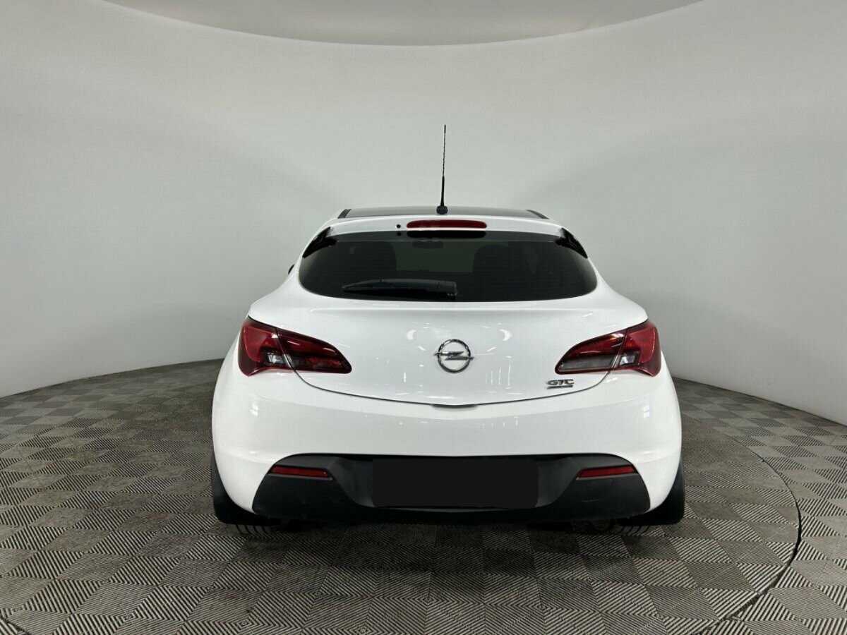 Opel Astra GTC, 2014 - 139 000 км. | Фото №3
