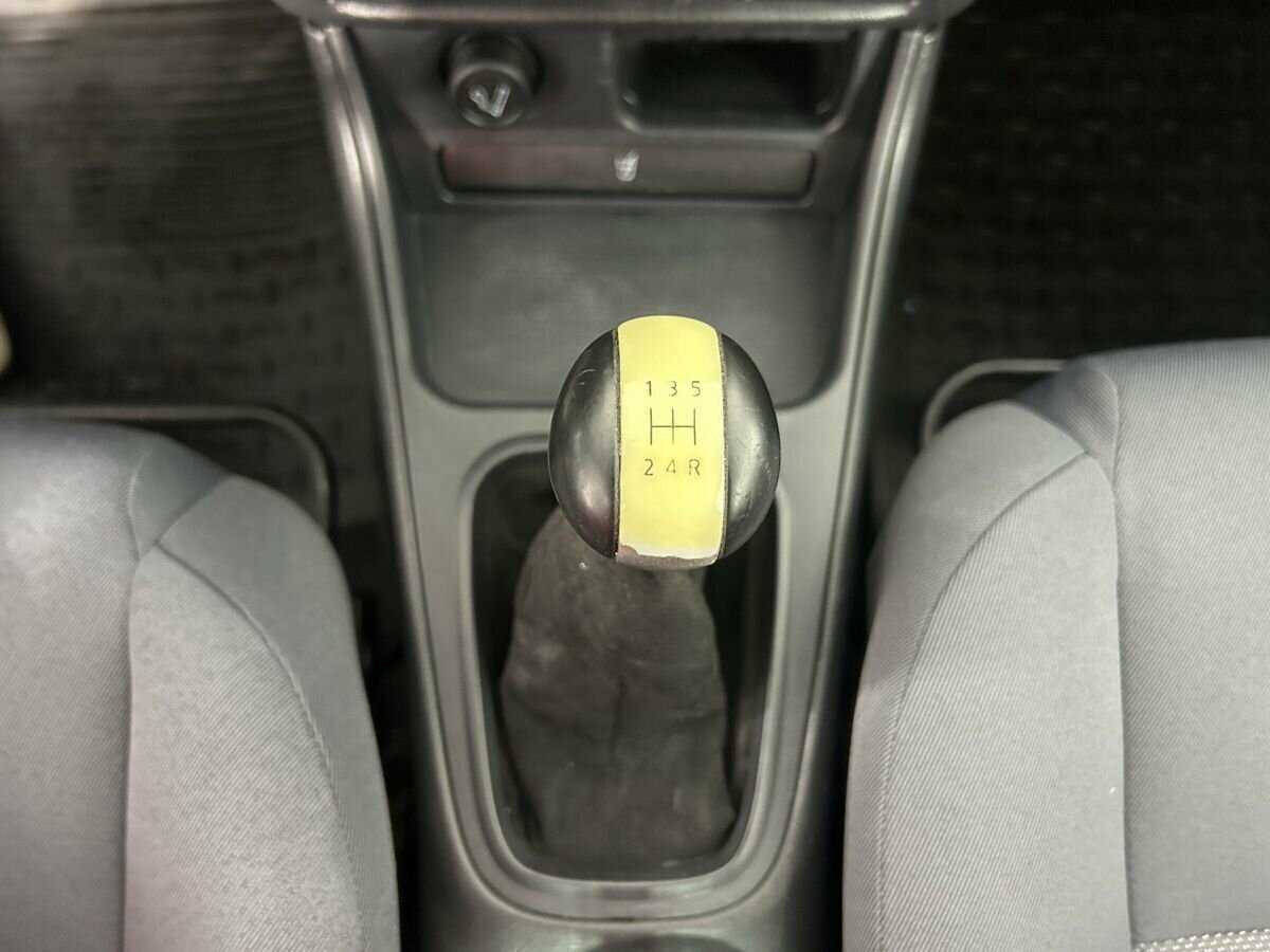 Nissan Almera, 2005 Фото №13