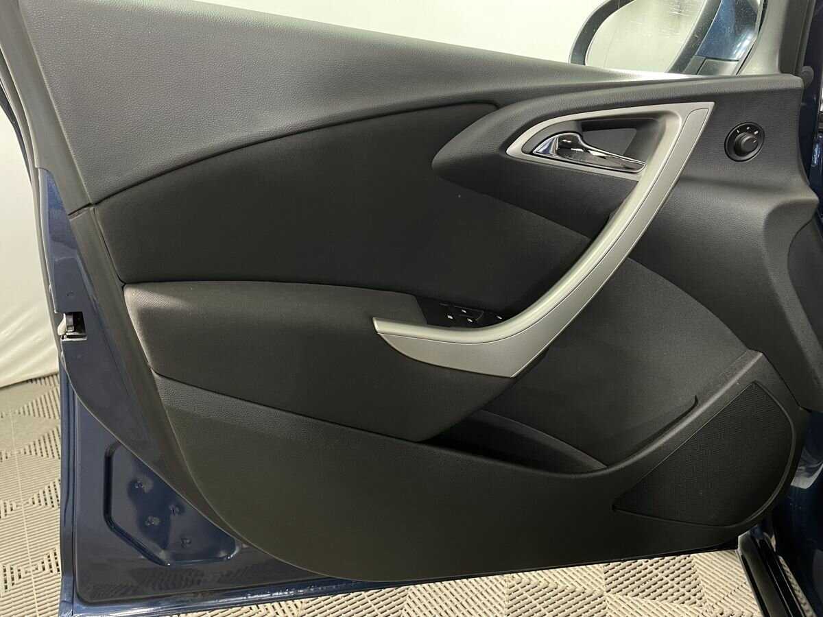 Opel Astra, 2010 - 137 598 км. | Фото №8