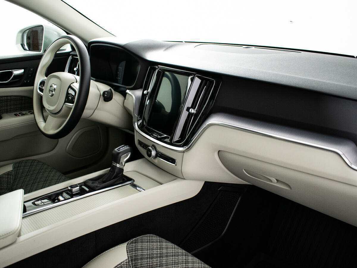 Volvo V60 Cross Country, 2019 Фото №9