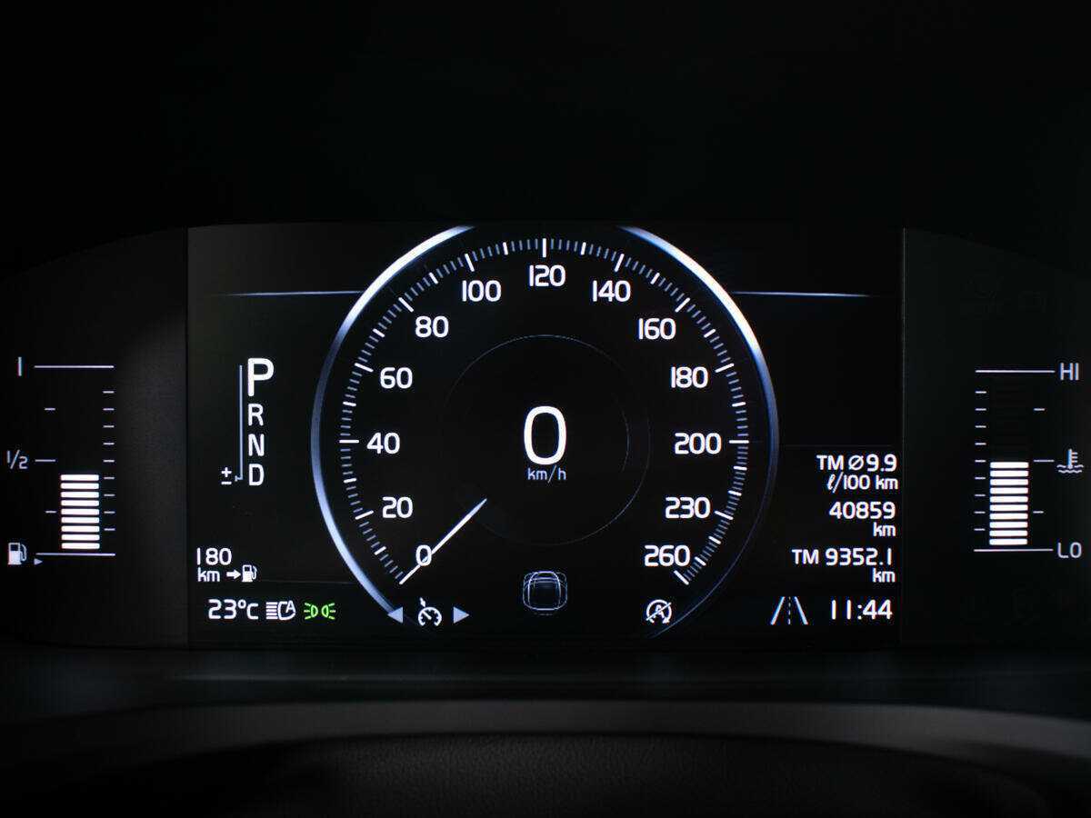 Volvo V60 Cross Country, 2019 Фото №12