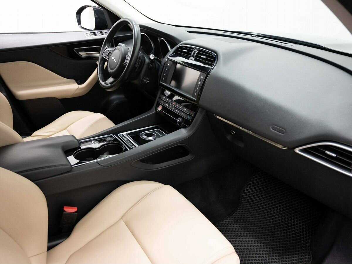Jaguar F-Pace, 2017 Фото №9