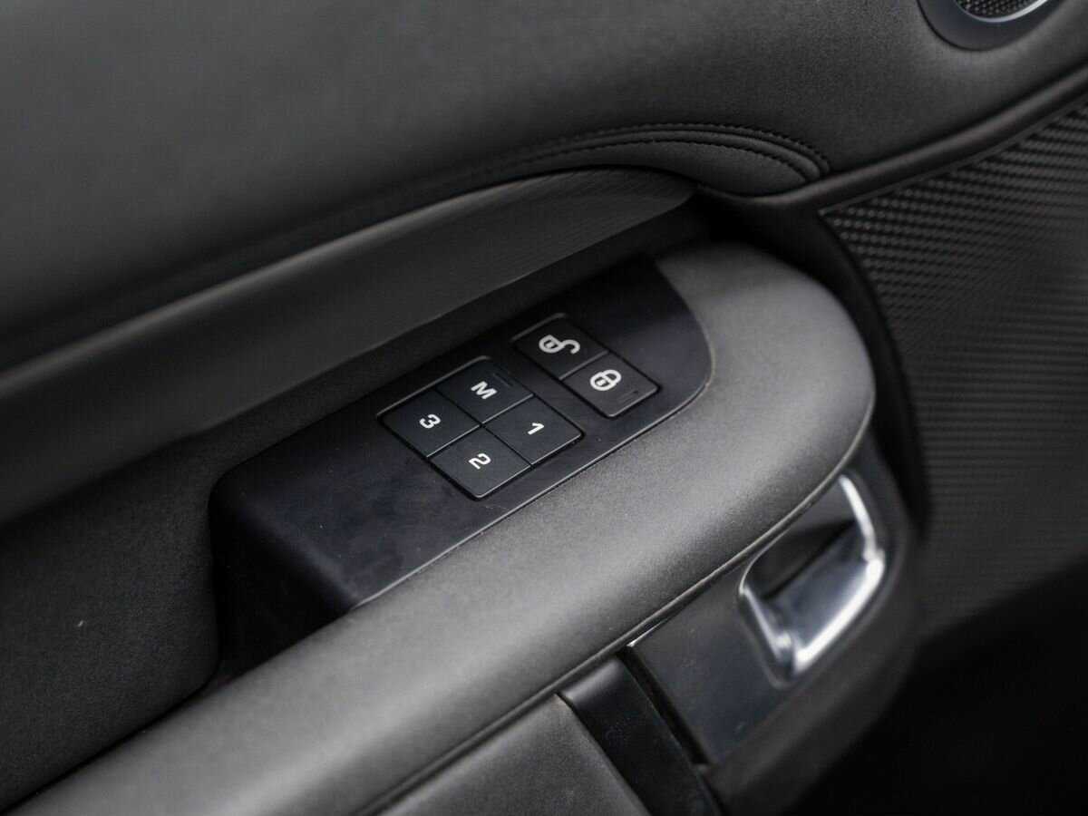 Land Rover Discovery, 2017 Фото №16