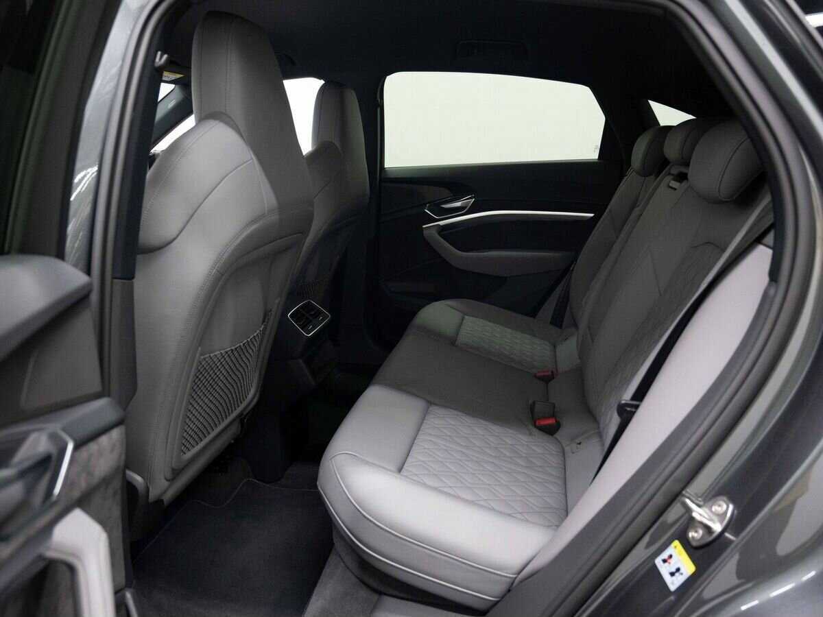 Audi e-tron 50, 2020 Фото №9