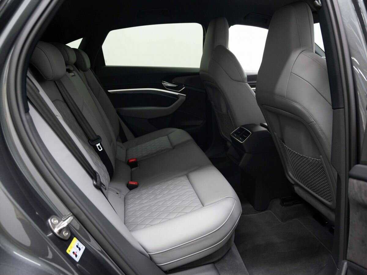 Audi e-tron 50, 2020 Фото №10