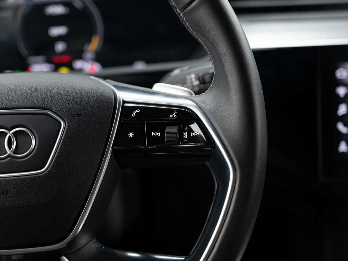 Audi e-tron 50, 2020 Фото №17