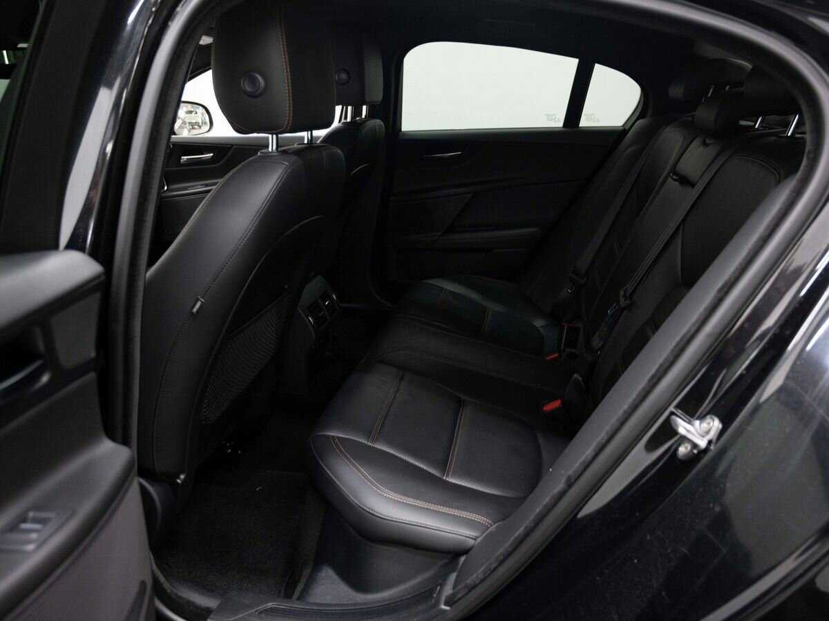 Jaguar XE, 2016 Фото №9