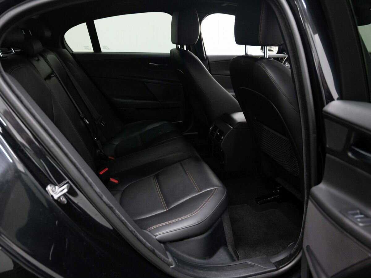 Jaguar XE, 2016 Фото №10