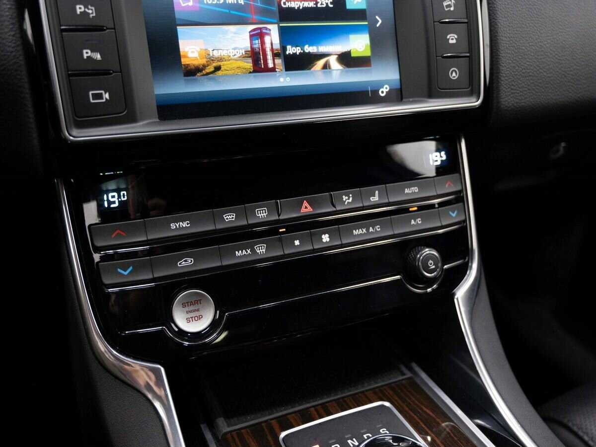 Jaguar XE, 2016 Фото №22