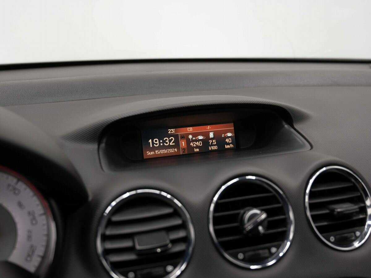 Peugeot 308, 2010 Фото №17