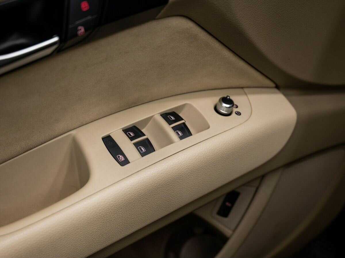 Audi Q7, 2010 Фото №15