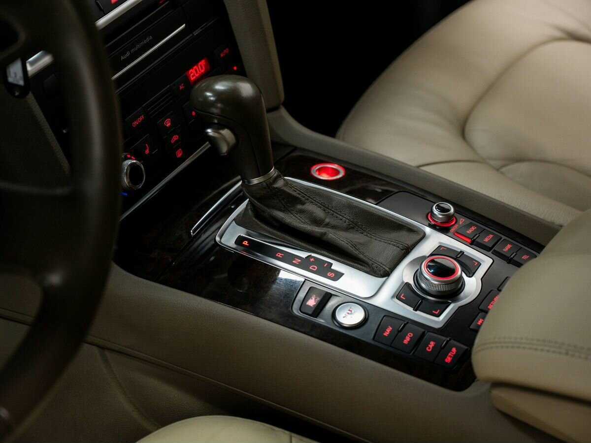 Audi Q7, 2010 Фото №18