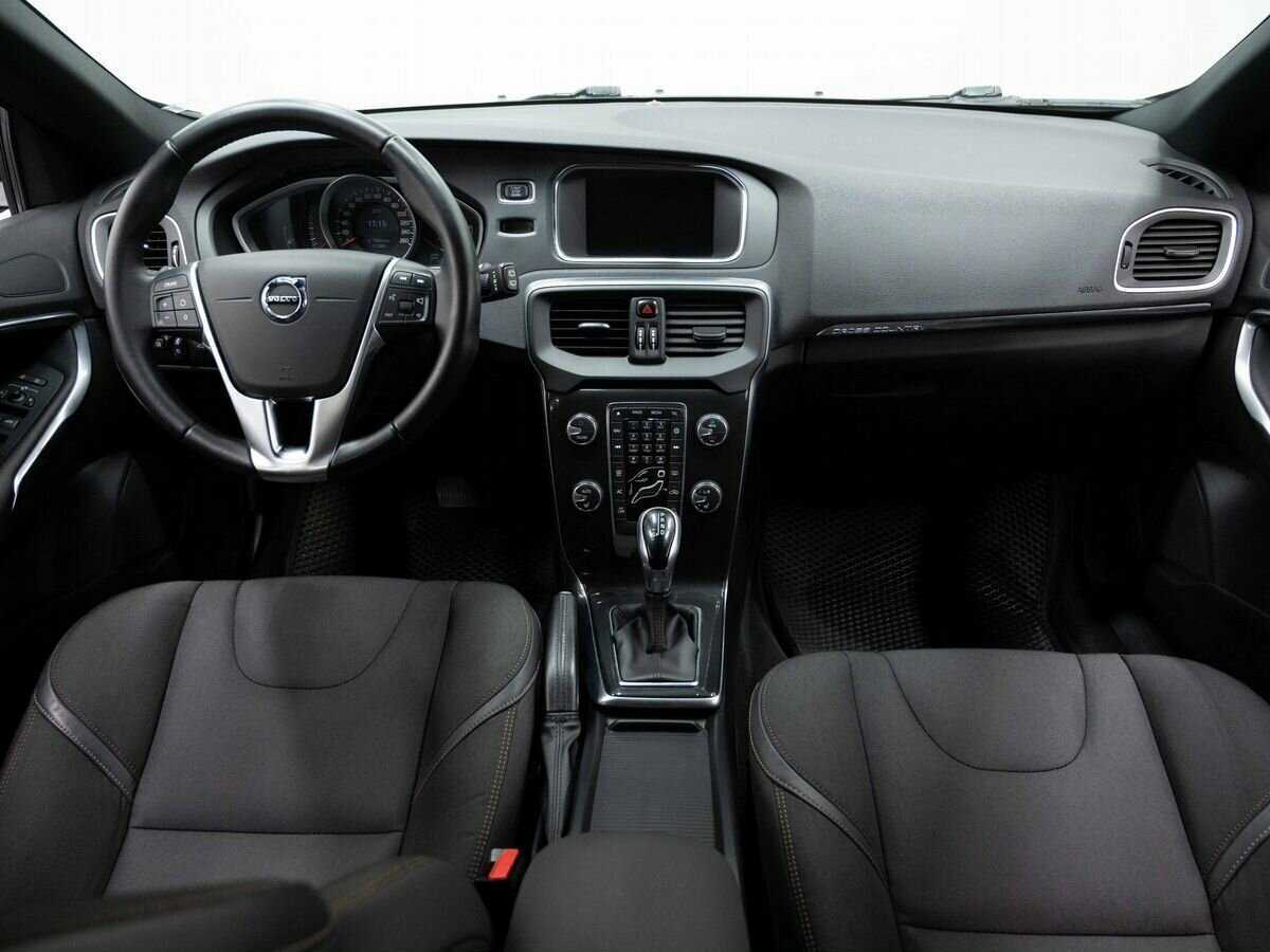 Volvo V40 Cross Country, 2017 Фото №13